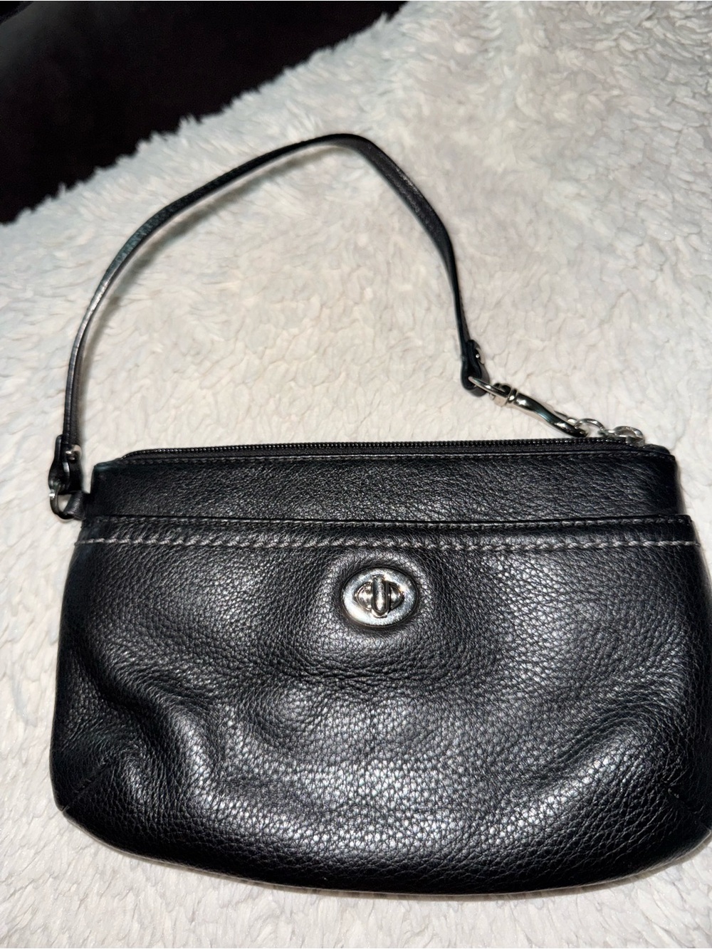 Coach Black Pebbled Leather Turnlock Wristlet Clutch Pouch Teal Satin Lining